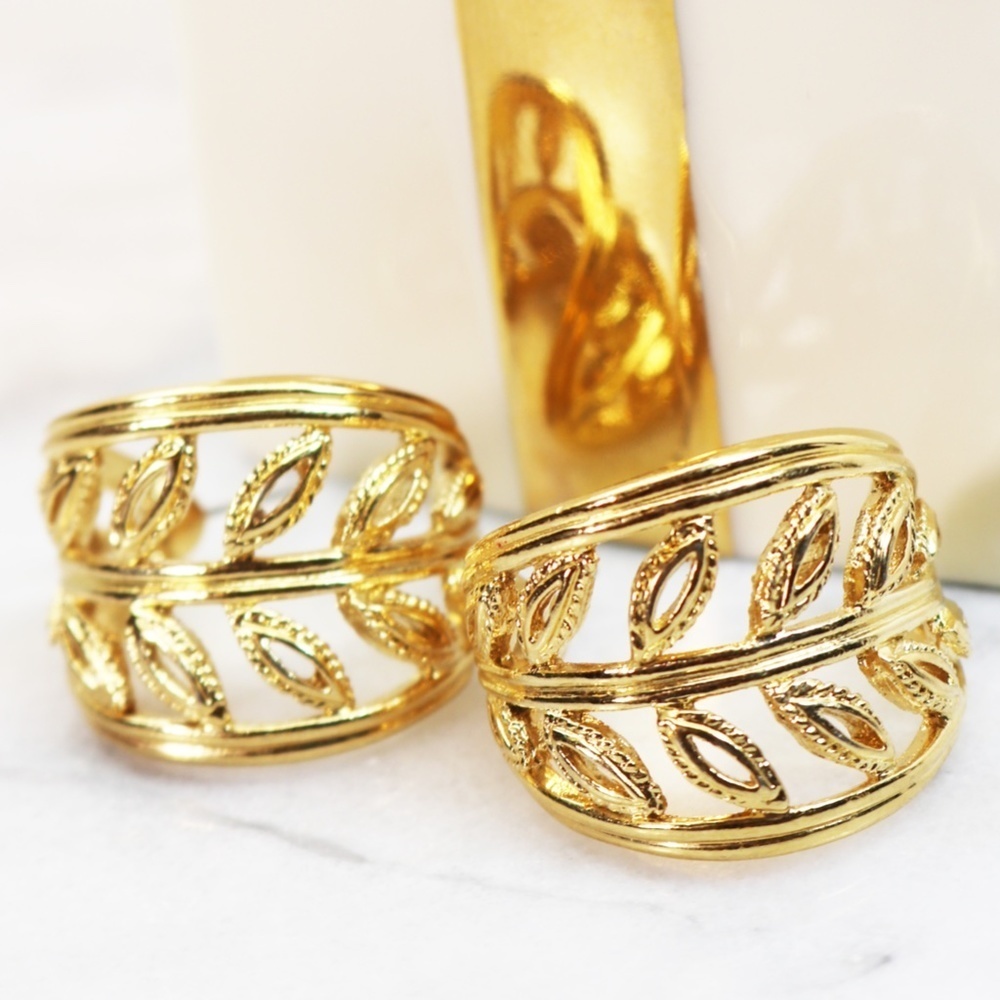Vintage Trifari Gold Crescent Hoop Leaf Earrings - Picture 7 of 16